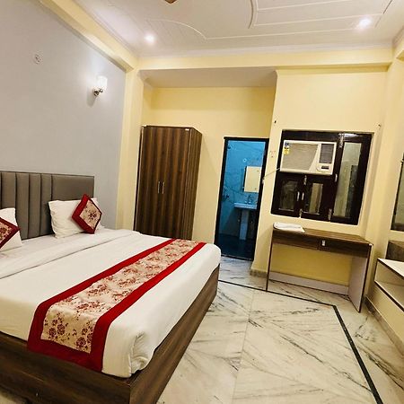 Hotel Vegas Corporate Suites Noida Buitenkant foto