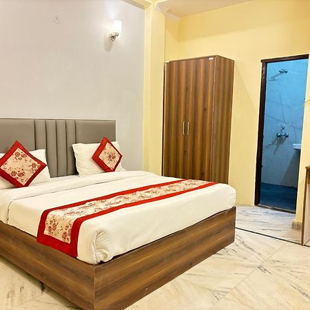 Hotel Vegas Corporate Suites Noida Buitenkant foto