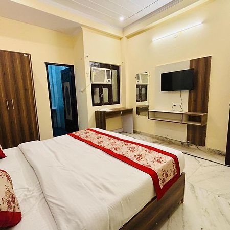 Hotel Vegas Corporate Suites Noida Buitenkant foto