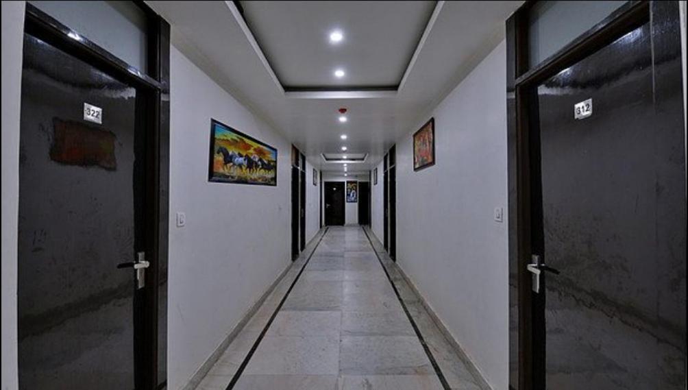 Hotel Vegas Corporate Suites Noida Buitenkant foto