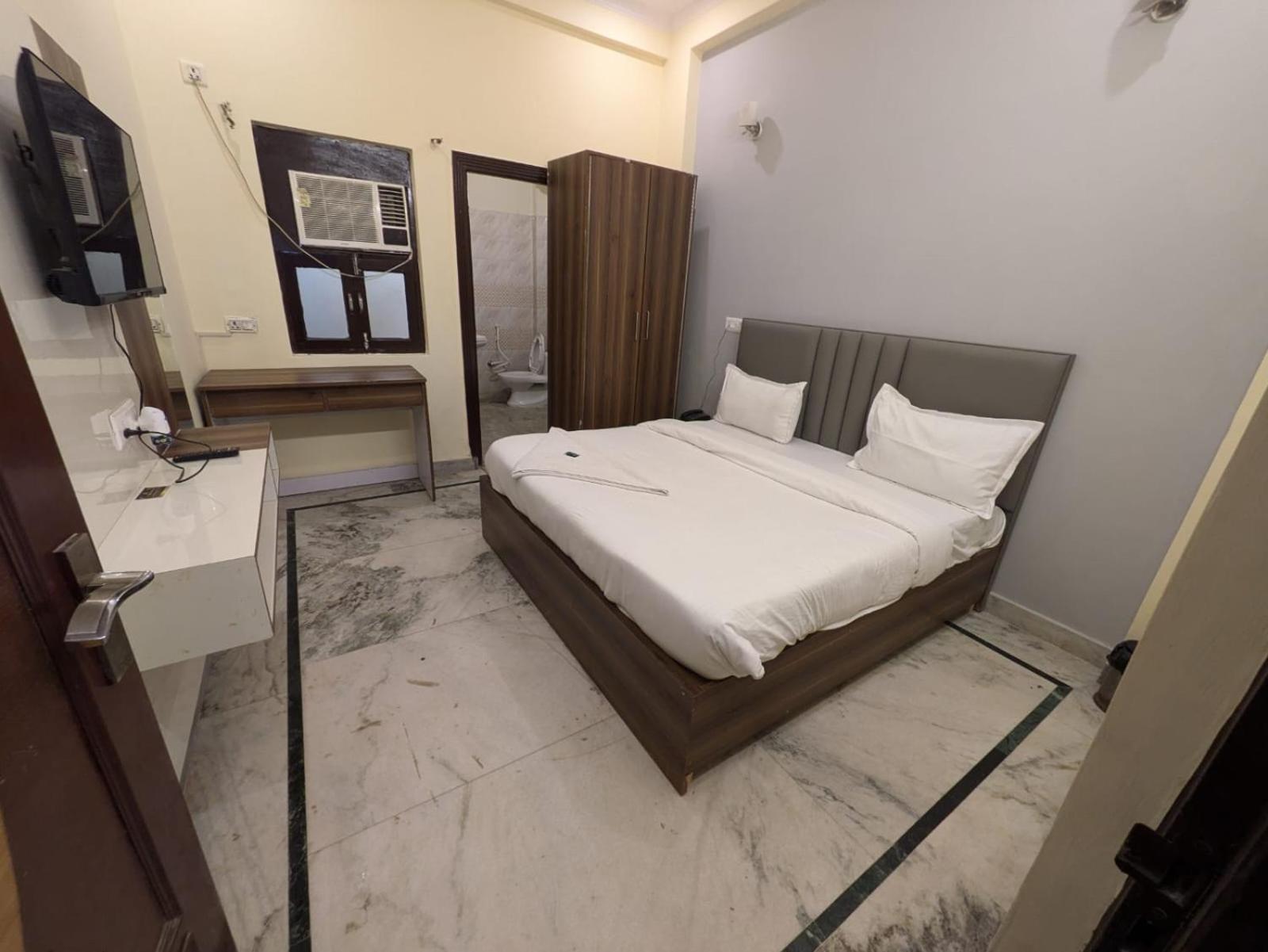 Hotel Vegas Corporate Suites Noida Buitenkant foto