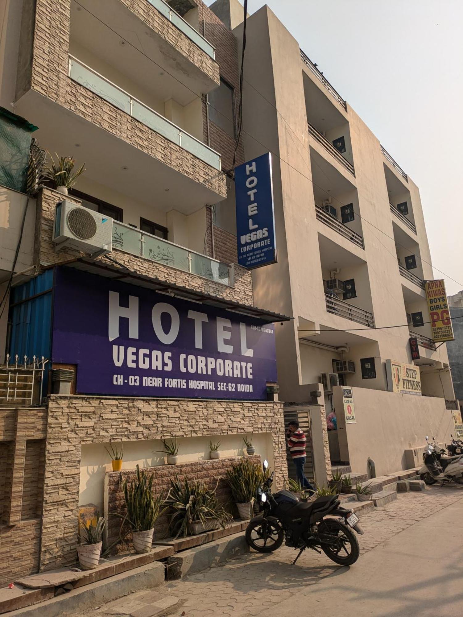 Hotel Vegas Corporate Suites Noida Buitenkant foto